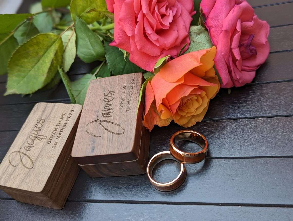 Smule love story, rings & flowers on the wedding day